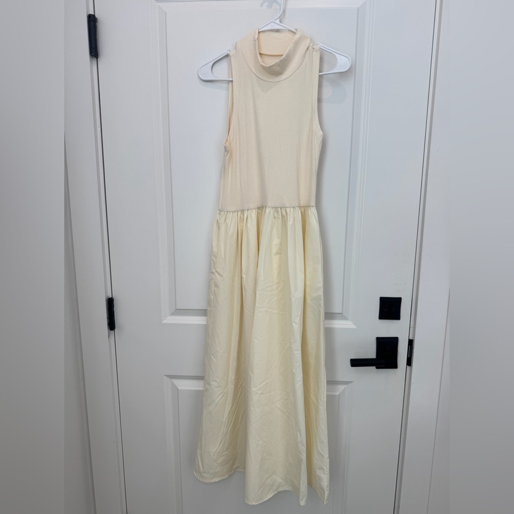 Crewneck Sleeveless Maxi Dress